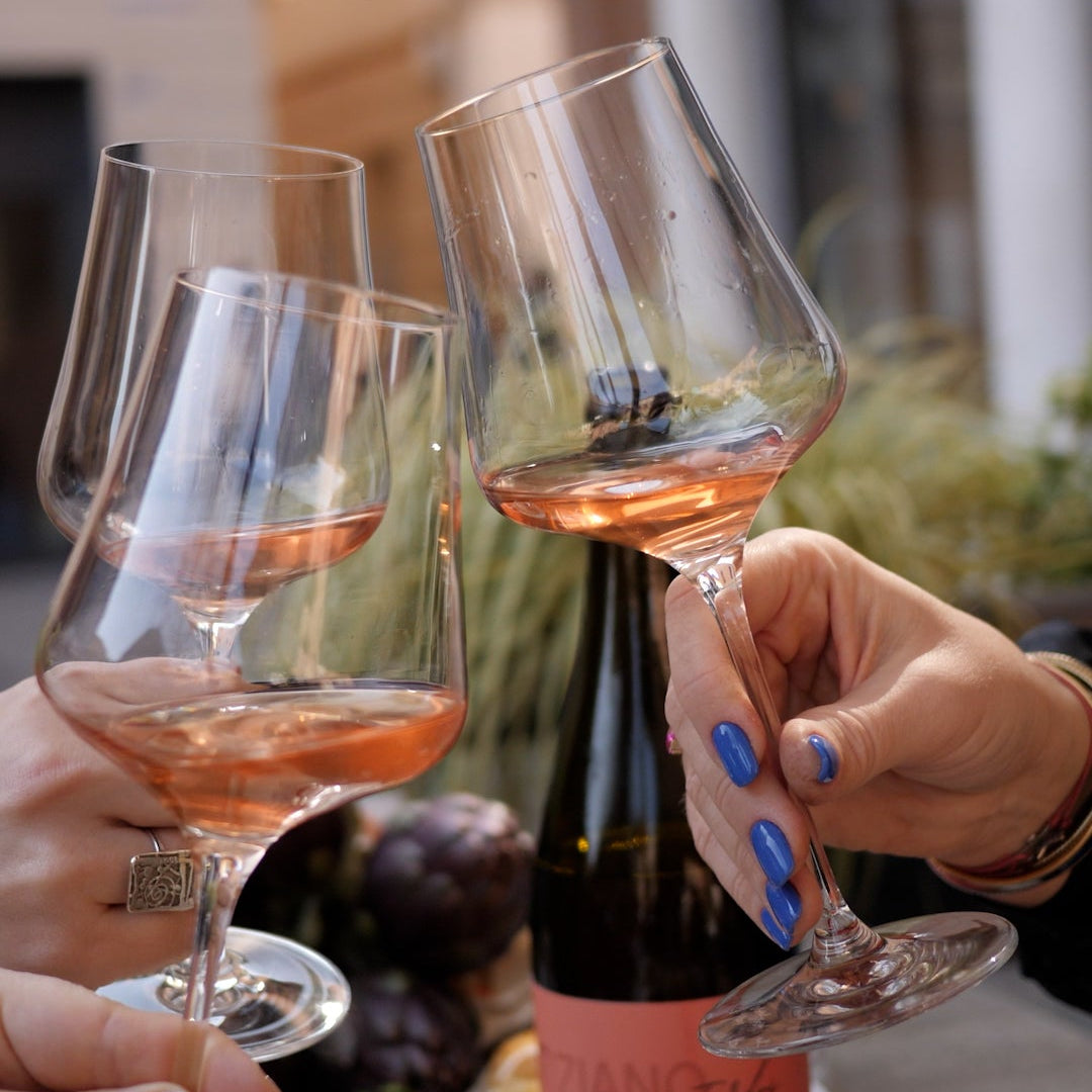 Visita guidata e degustazione di 4 vini, assaggi di formaggi e salumi locali